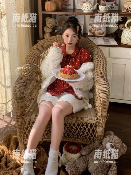 Tiny Asa 在线分享Tiny Asa夏日的摄影资源,领略夏日的诗意.txt